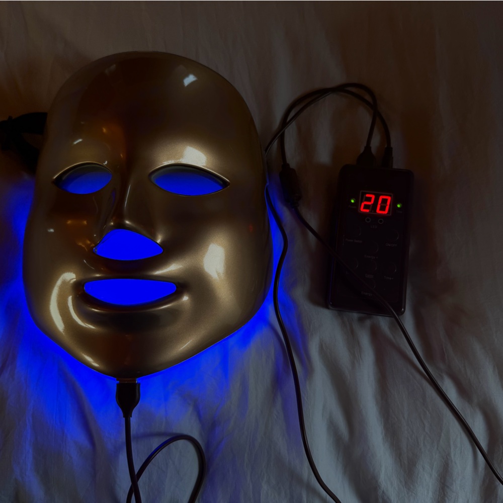 MZ Skin LED Face Mask with Controller - Picture 10 of 10